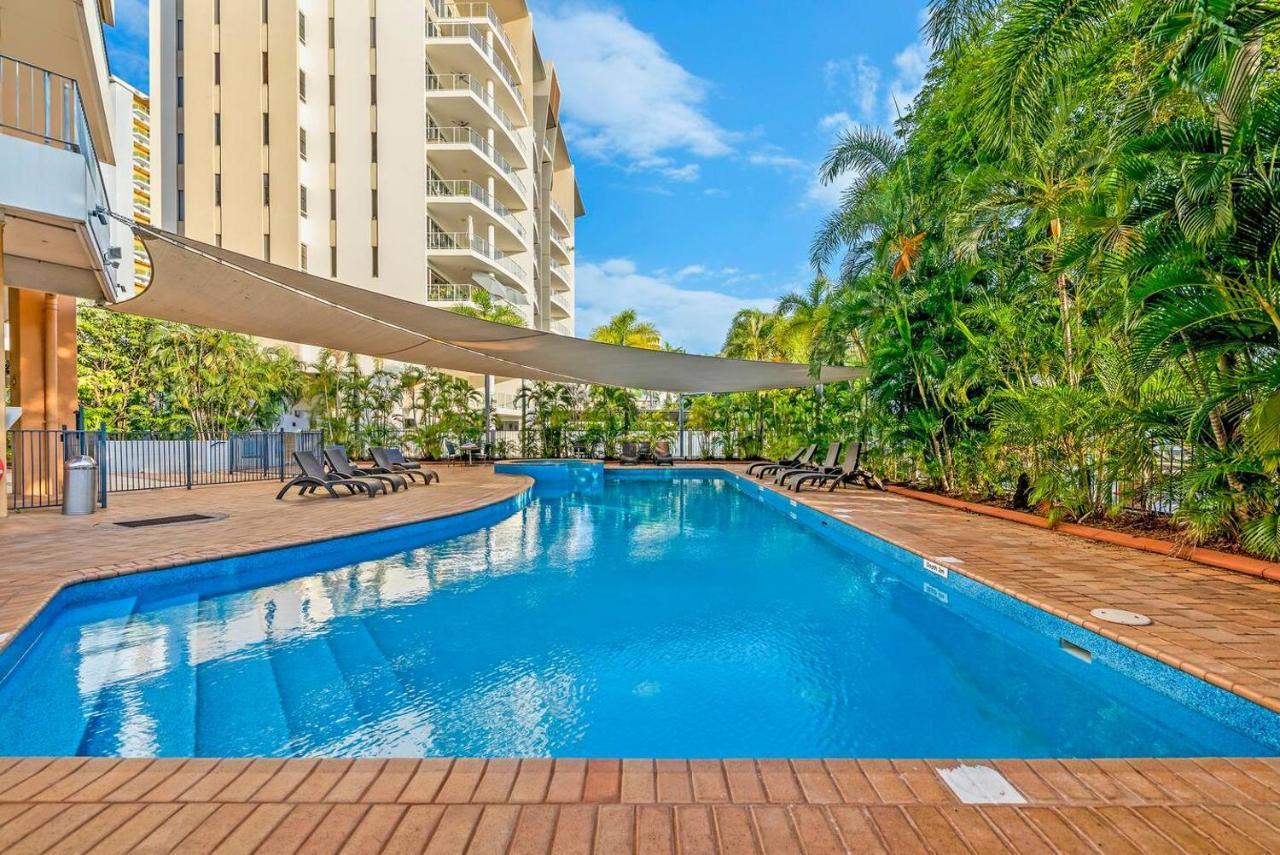 Bird's Eye Views From Chic Harbourside Abode Apartment *