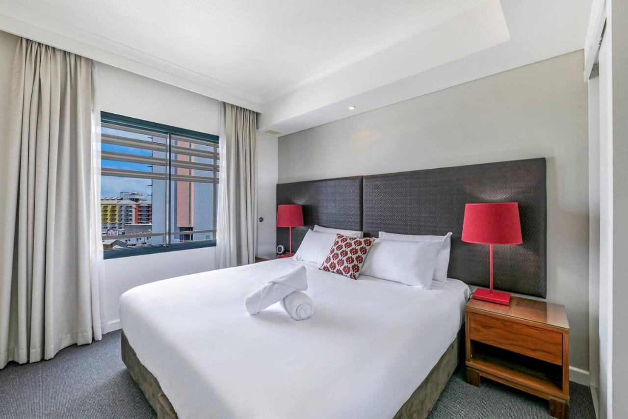 Apartment Bird's Eye Views From Chic Harbourside Abode Darwin